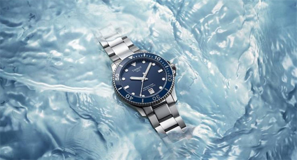 天梭腕表表带掉色处理方法